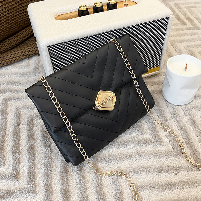 New Chain Embroidered Quilted PU Crossbody Phone Bag