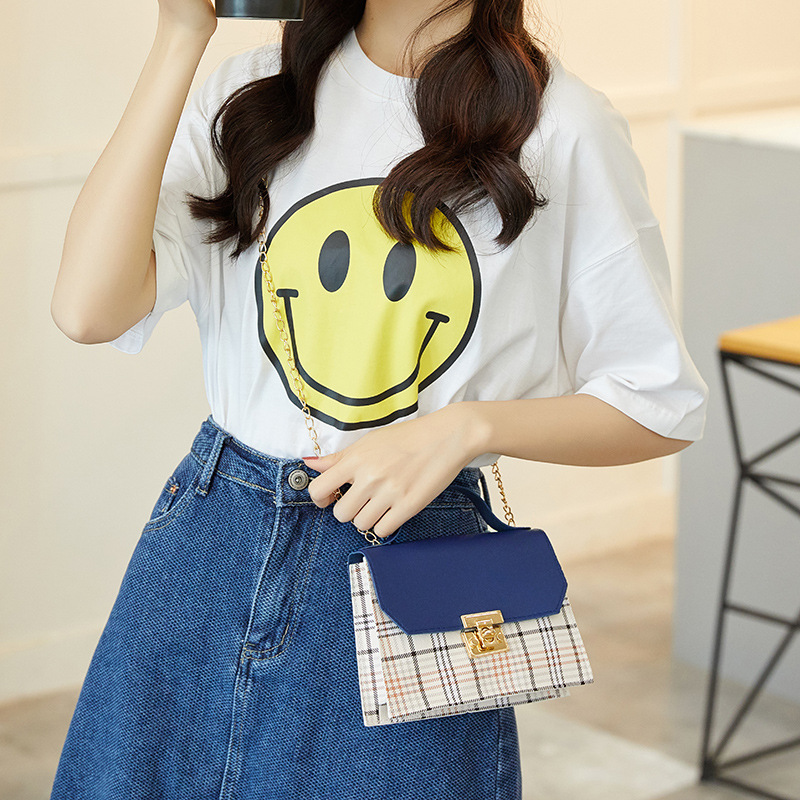 Korean Style Geometric Chain Shoulder Crossbody Phone Bag with Lock and Flap - Image 5
