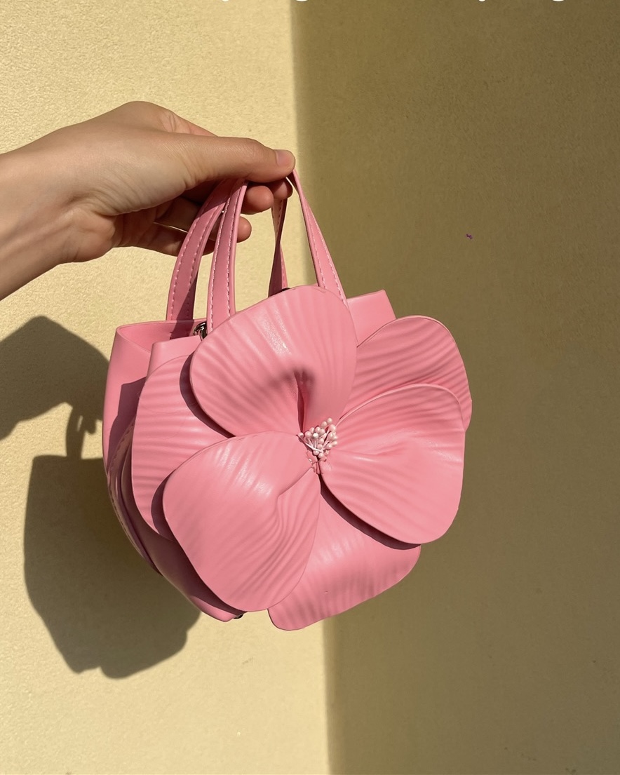 Elegant French Petal Flower Tote Bag Creative Handbag Crossbody Chain Bag - Image 3